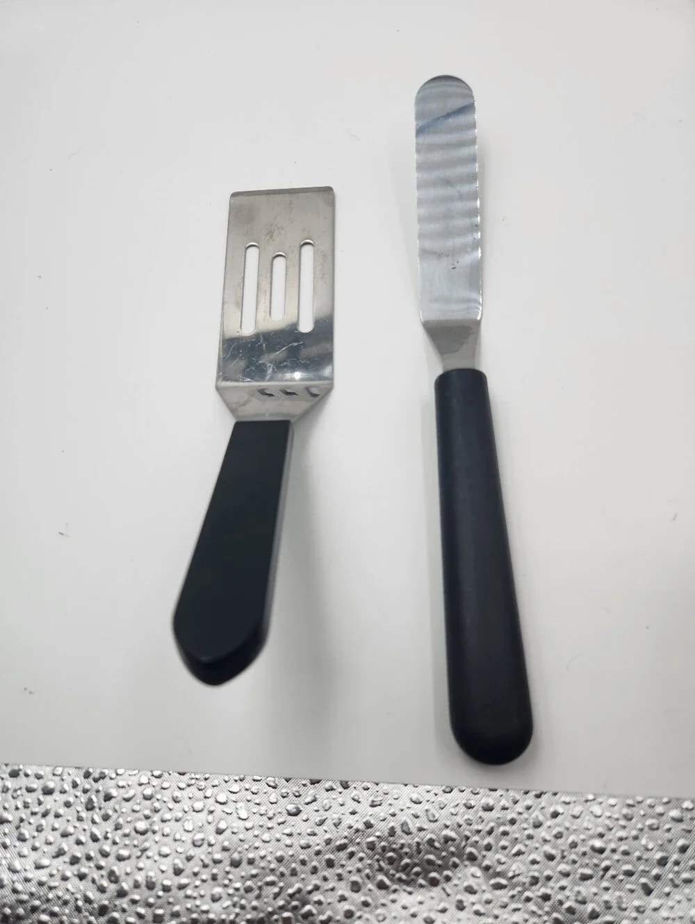 2 The Pampered Chef Large Spreader 1645 Frosting Icing Cake And Small Spatula